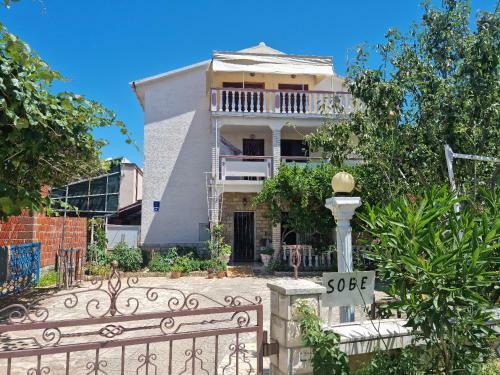 Hostal Rooms Mat - 300 M From Sea