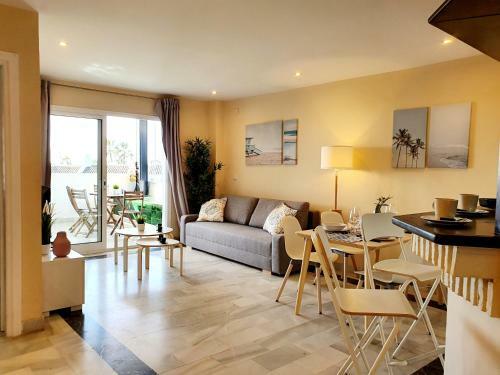 Cozy Apartment On The Beach