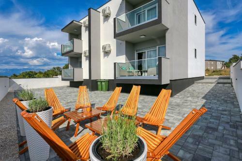 Luxury Apartments Hills