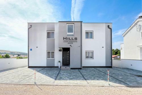 Luxury Apartments Hills