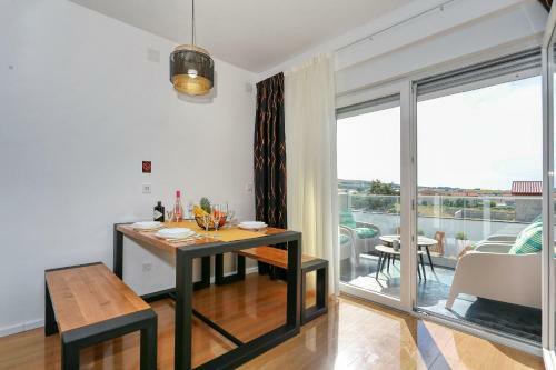 Luxury Apartments Hills