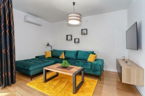 Luxury Apartments Hills