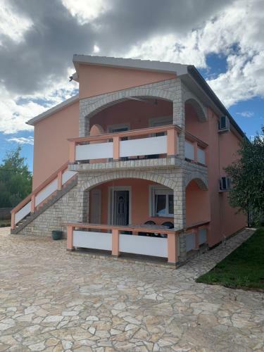 Vir Family Apartments