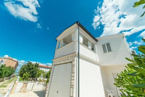 Apartments By The Sea Vir - 18525