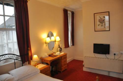 The Roundabout Hotel