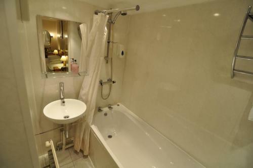 The Roundabout Hotel