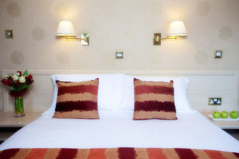 The Lodge Hotel