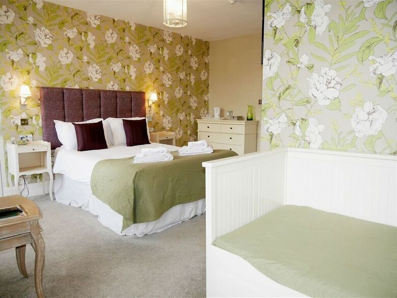 Lansdowne Strand Hotel