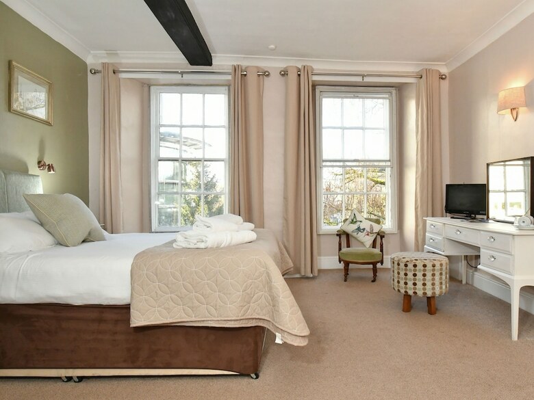 Lansdowne Strand Hotel