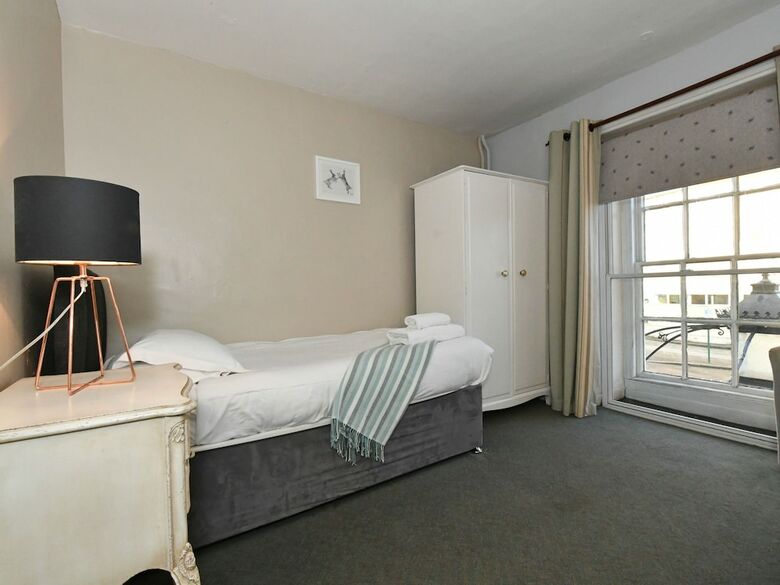 Lansdowne Strand Hotel
