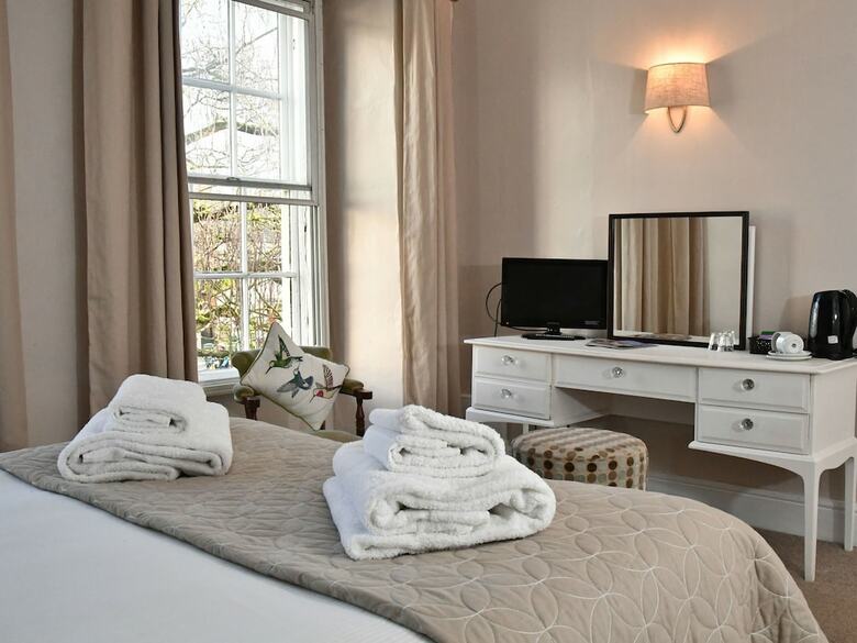 Lansdowne Strand Hotel