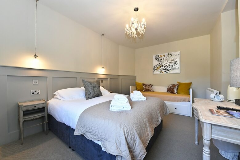 Lansdowne Strand Hotel