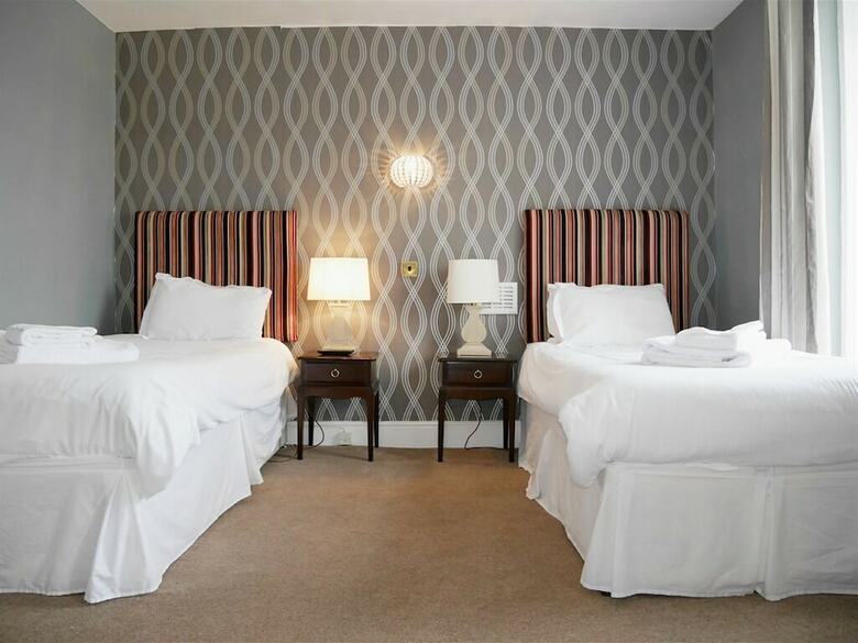 Lansdowne Strand Hotel