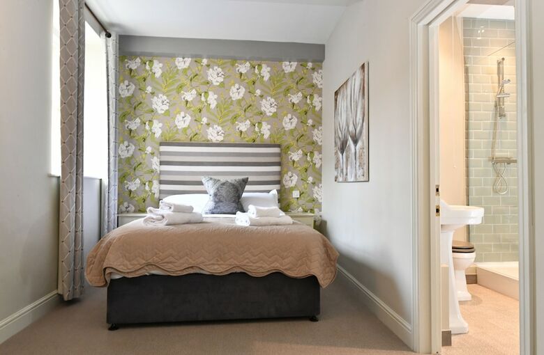 Lansdowne Strand Hotel
