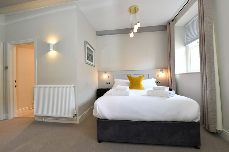 Lansdowne Strand Hotel