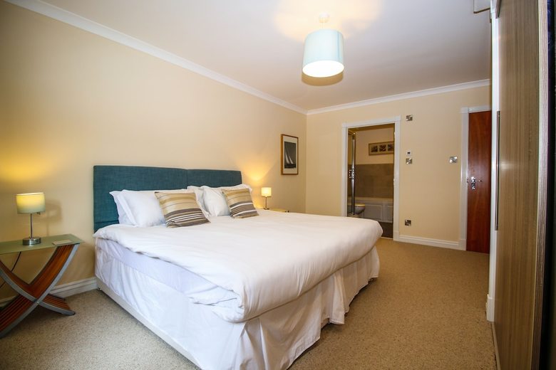 Turnberry Apartments
