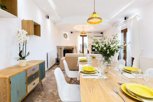 Kampos Villa Iii, Pure Elegance!