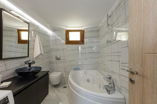 Kampos Villa Iii, Pure Elegance!
