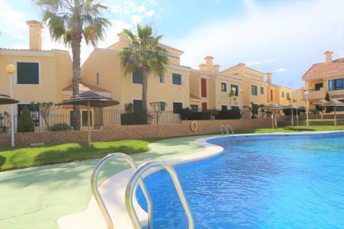 Apartamento Lomas De Campoamor Ref 8222