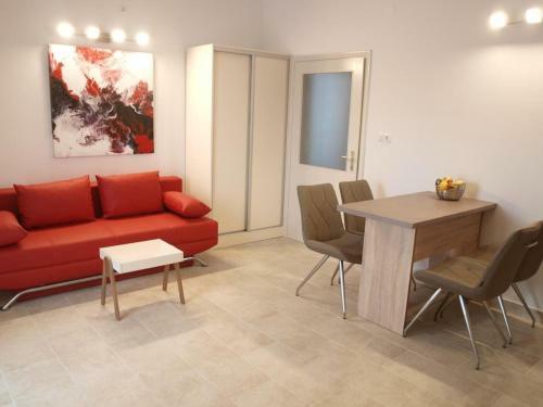 Seaside Apartments With A Swimming Pool Mudri Dolac, Hvar - 4050