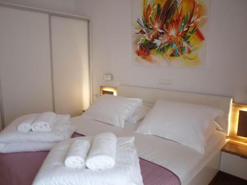 Seaside Apartments With A Swimming Pool Mudri Dolac, Hvar - 4050