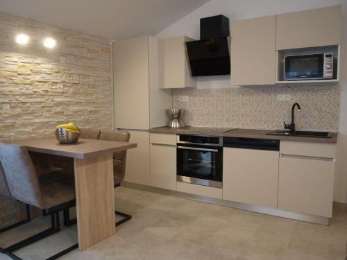 Seaside Apartments With A Swimming Pool Mudri Dolac, Hvar - 4050