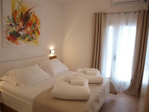 Seaside Apartments With A Swimming Pool Mudri Dolac, Hvar - 4050