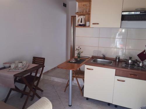 Apartamento Mala Basina -maslina