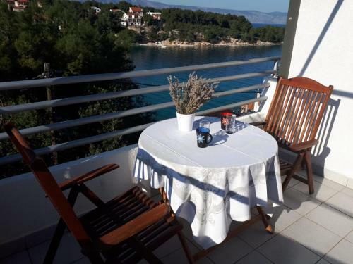 Apartamento Mala Basina -maslina