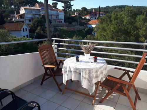 Apartamento Mala Basina -maslina
