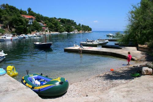 Apartments With A Parking Space Basina, Hvar - 12420
