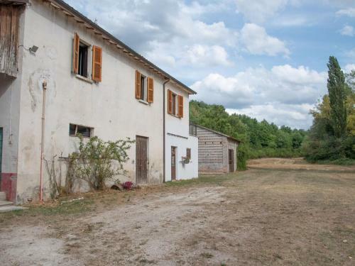 Authentic Holiday Home In Cagli With Private Swimming Pool