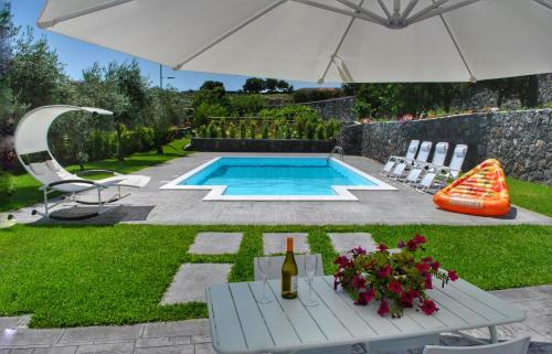 Villa Dedalisa By Holidayngo