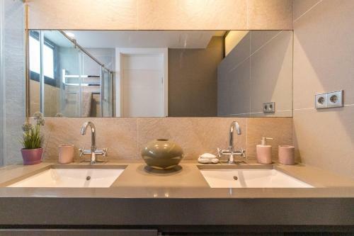 Extra Luxurious Apartment On The Beachfront