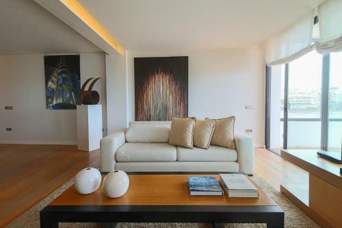 Extra Luxurious Apartment On The Beachfront