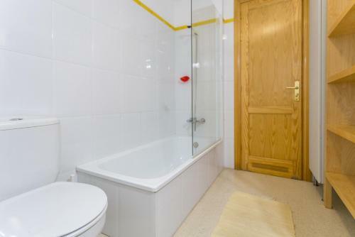 Comfortable Apartment In Salinetas Beach.