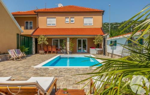 Villa Nautica With Private Pool