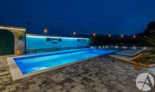 Villa Nautica With Private Pool