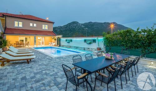 Villa Nautica With Private Pool