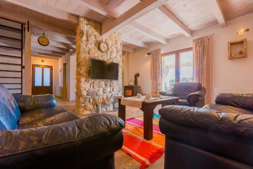Villa Rusticale With Private Pool