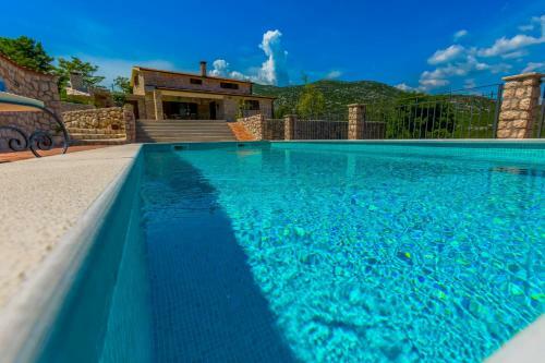 Villa Rusticale With Private Pool