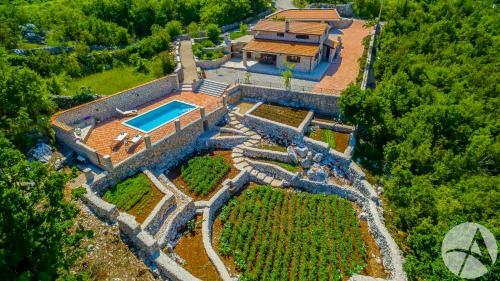 Villa Rusticale With Private Pool