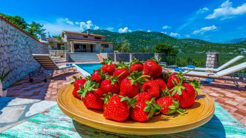 Villa Rusticale With Private Pool