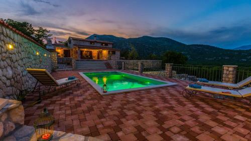 Villa Rusticale With Private Pool