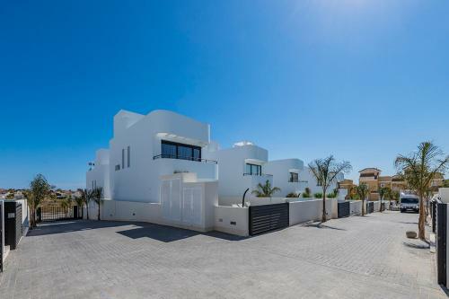 Stylish Villa 2018,pool,3b.r.wifi,netflix
