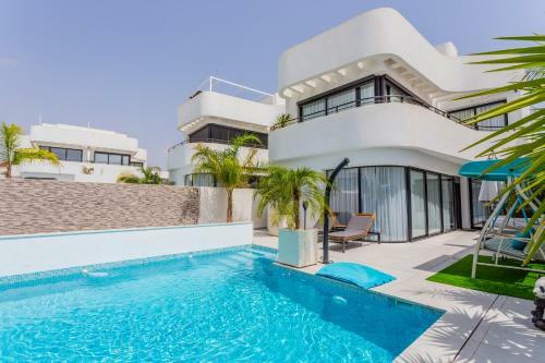 Stylish Villa 2018,pool,3b.r.wifi,netflix