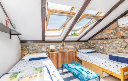 Apartamentos Stone House Knez