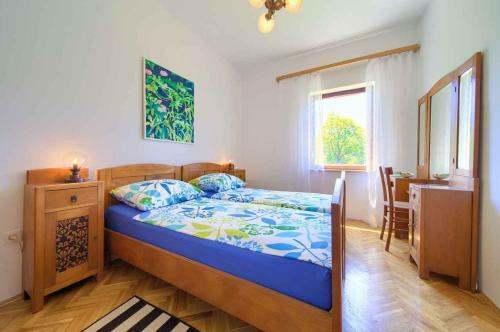 Apartment In Vrbnik/insel Krk 35995