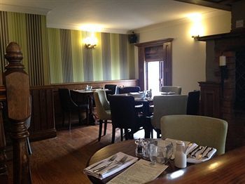 Throckmorton Arms Hotel