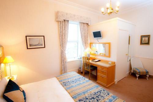 Hostal Golf View B&B